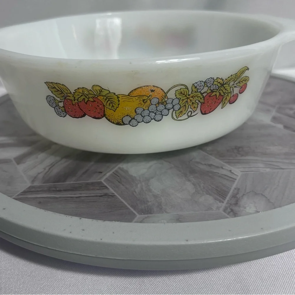Vintage Anchor Hocking Fruit Harvest Fire-King 1 Qt Casserole Dish USA